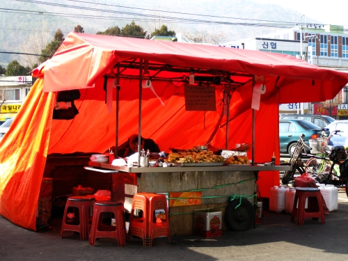 A deluxe tent-style food stall...
